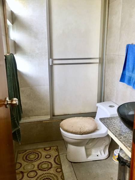 C958 Casa esquinera con área verde de venta