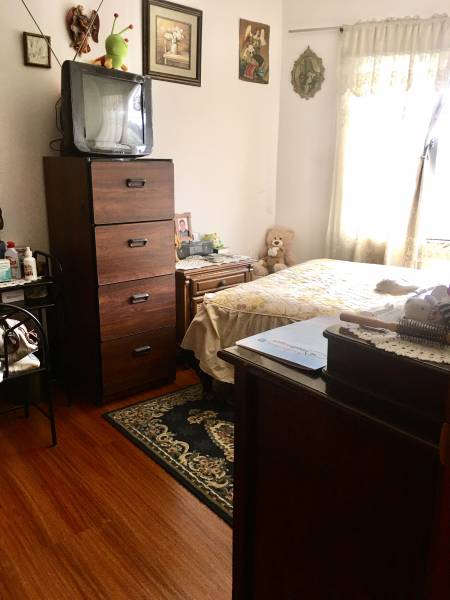 C958 Casa esquinera con área verde de venta