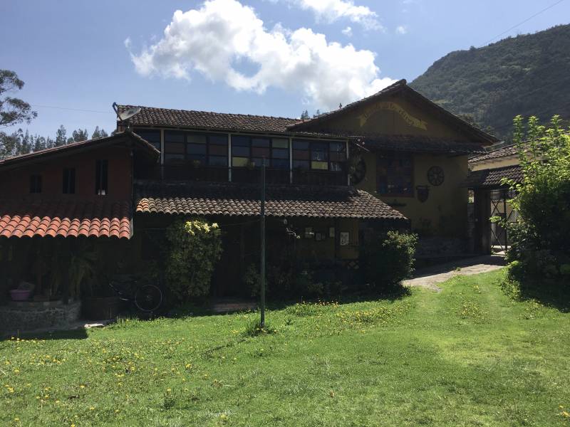 T314 Se vende amplio terreno con casa patrimonial