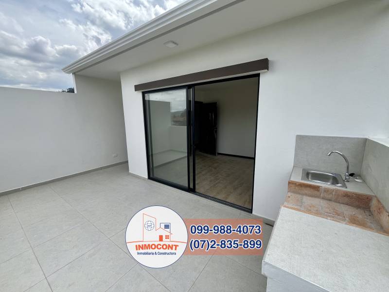 C1324 AMPLIA CASA COMERCIAL EN VENTA