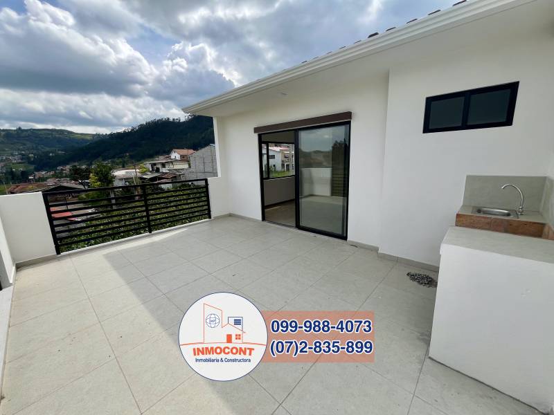 C1324 AMPLIA CASA COMERCIAL EN VENTA