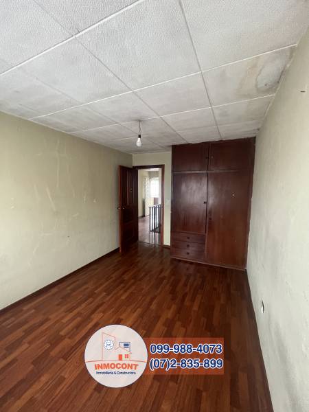 C1393 CASA RENTERA EN ZONA COMERCIAL DE VENTA