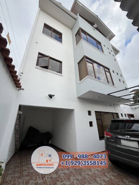 C1468 CASA RENTERA DE TRES DEPARTAMENTOS EN VENTA