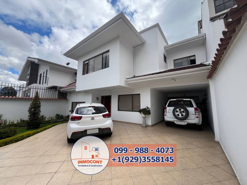 C1473 AMPLIA CASA DE VENTA CON JARDINES