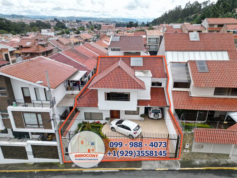 C1473 AMPLIA CASA DE VENTA CON JARDINES